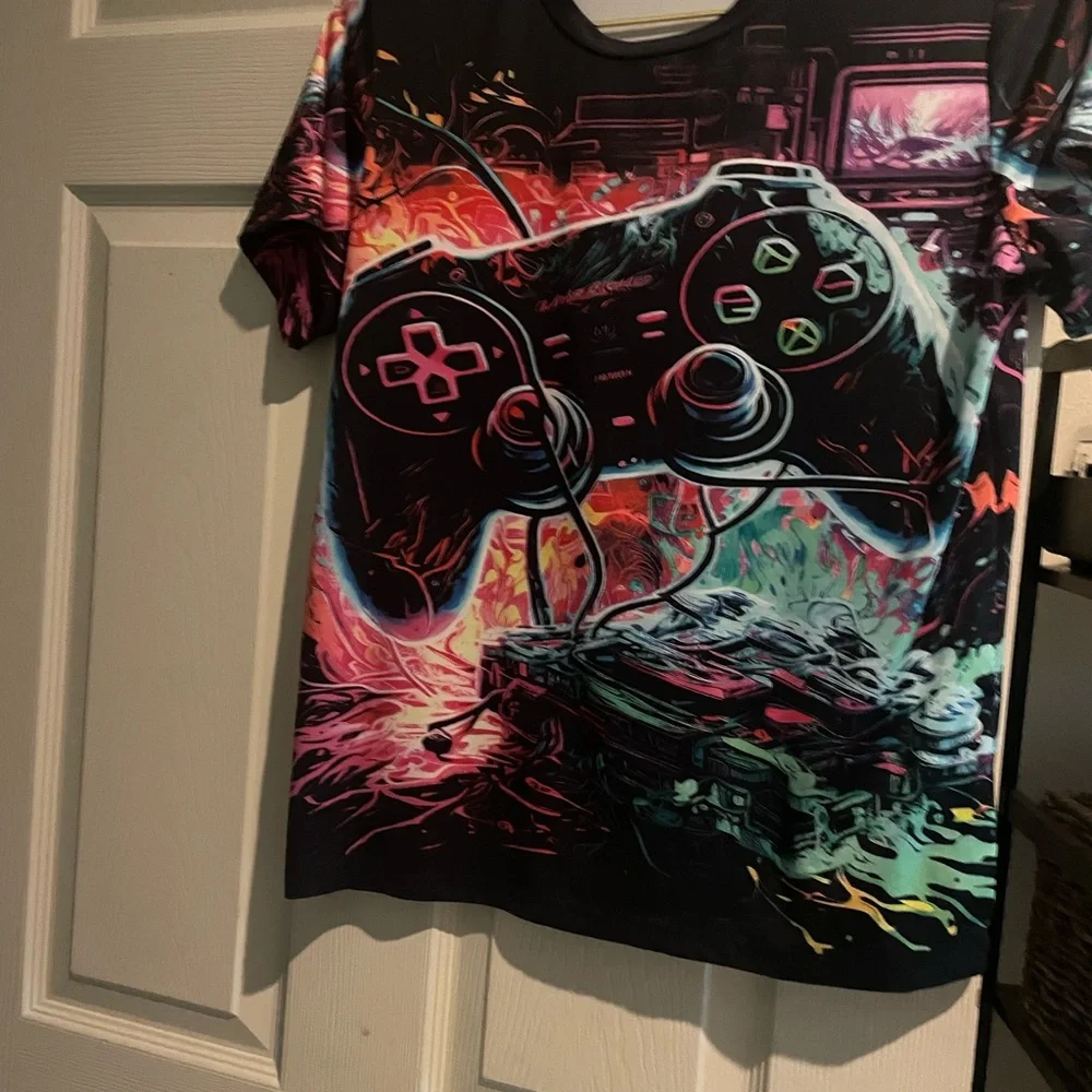 Boys Colorful Gaming Graphic shirt soft and stretchy -size 8-10
